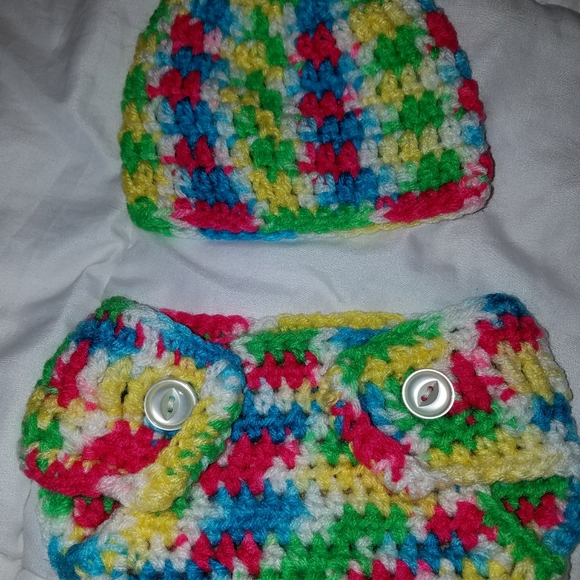 Newborn hat and diaper cover - Picture 1 of 2